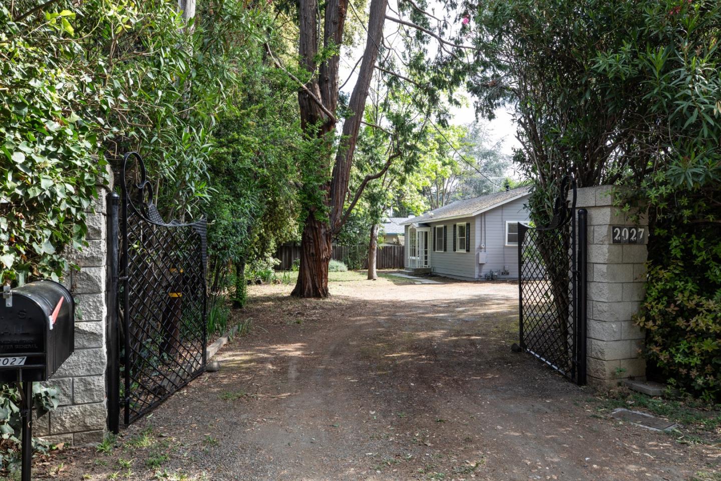 2027 Carol Avenue