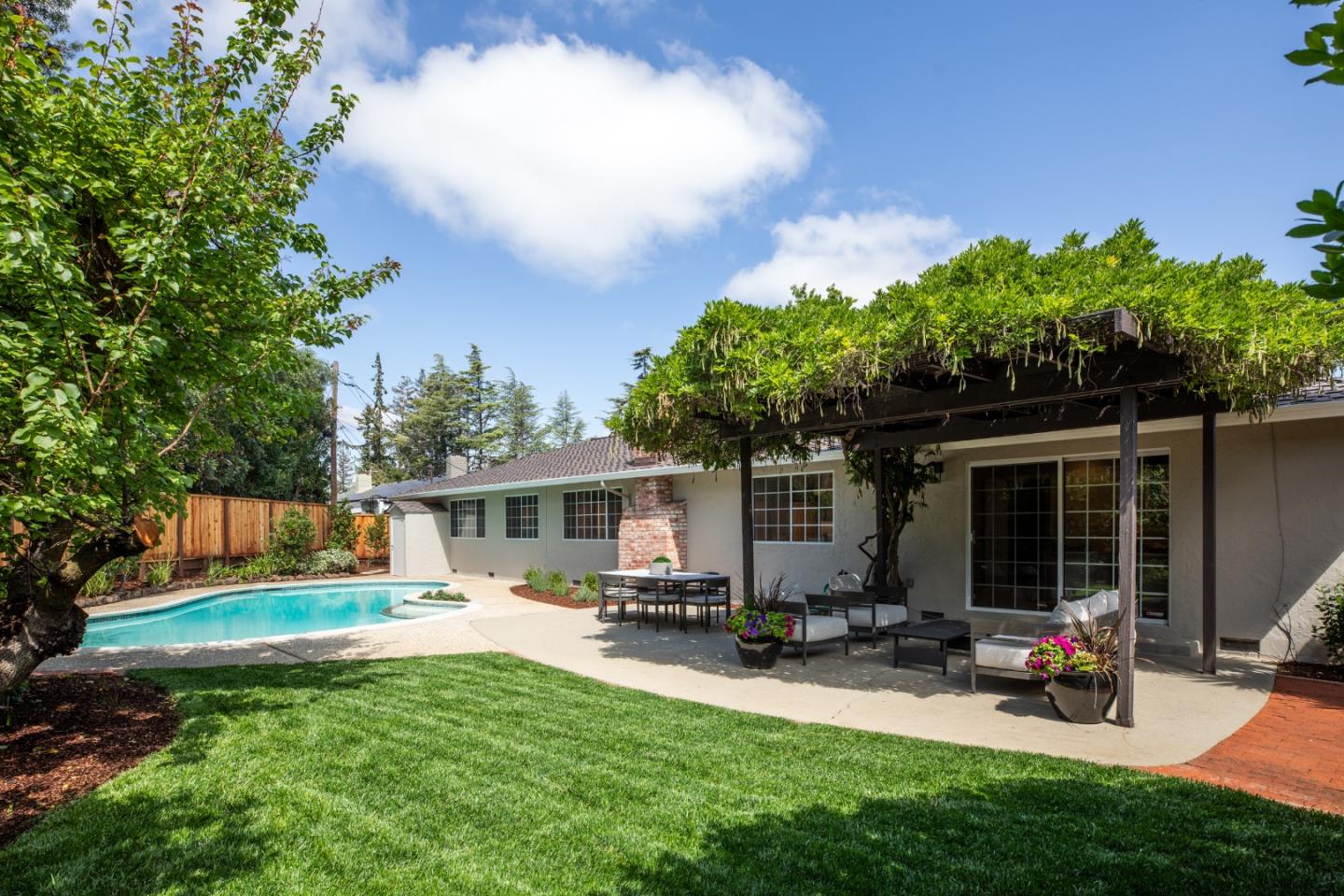 124 Jardin Drive