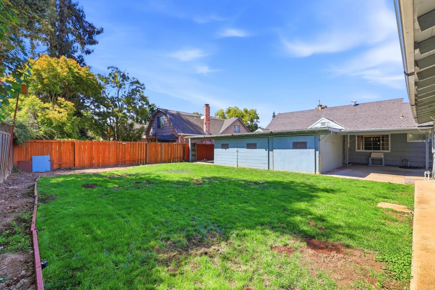 1466 Ben Roe DR