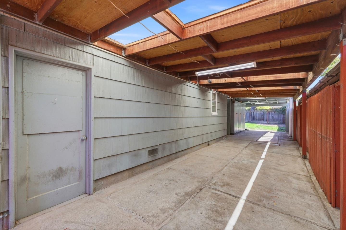 1466 Ben Roe DR
