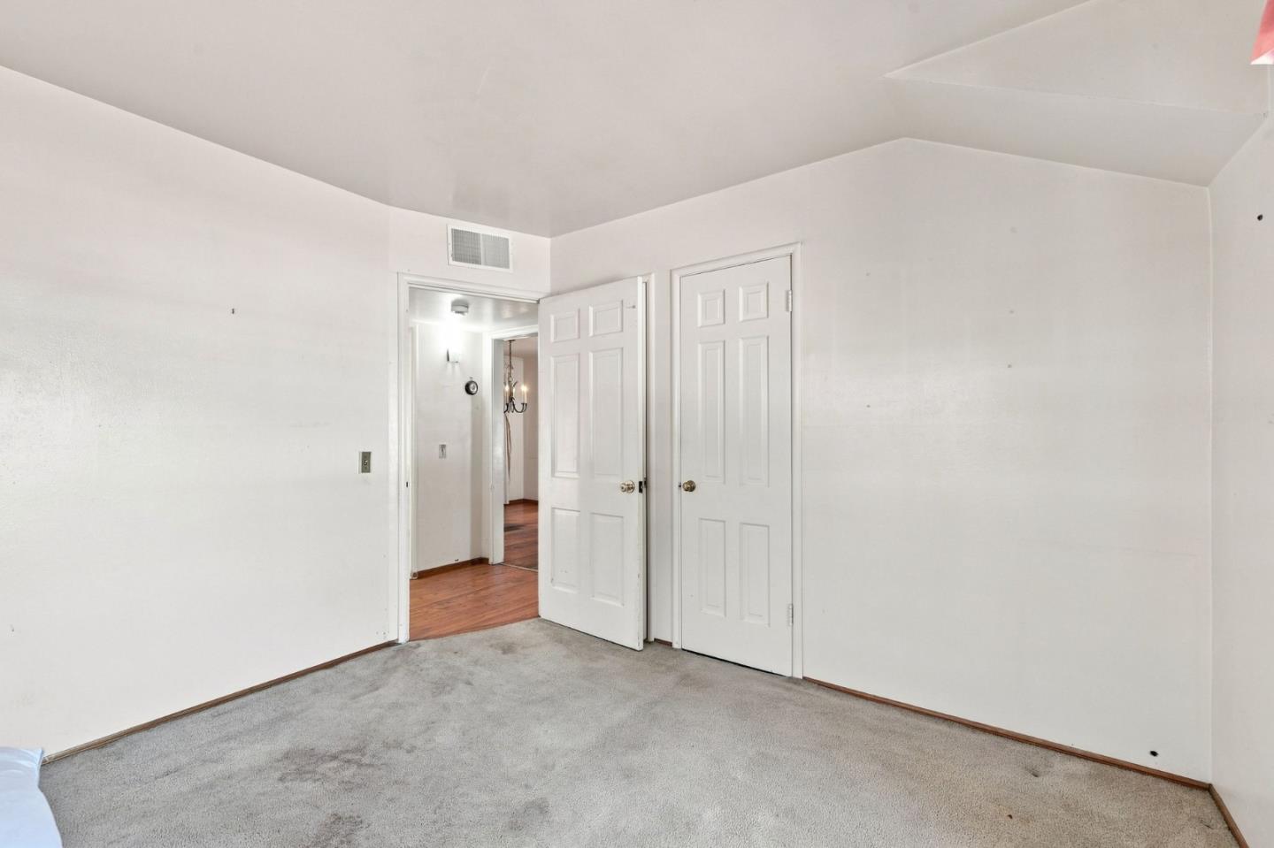 1466 Ben Roe DR