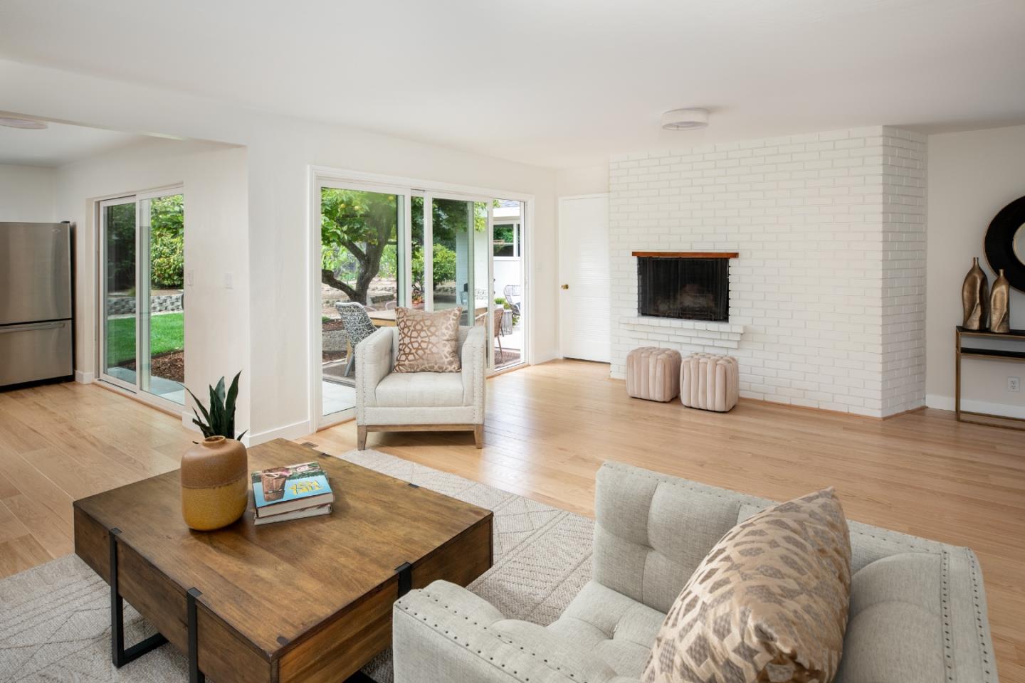 1964 Deodara DR