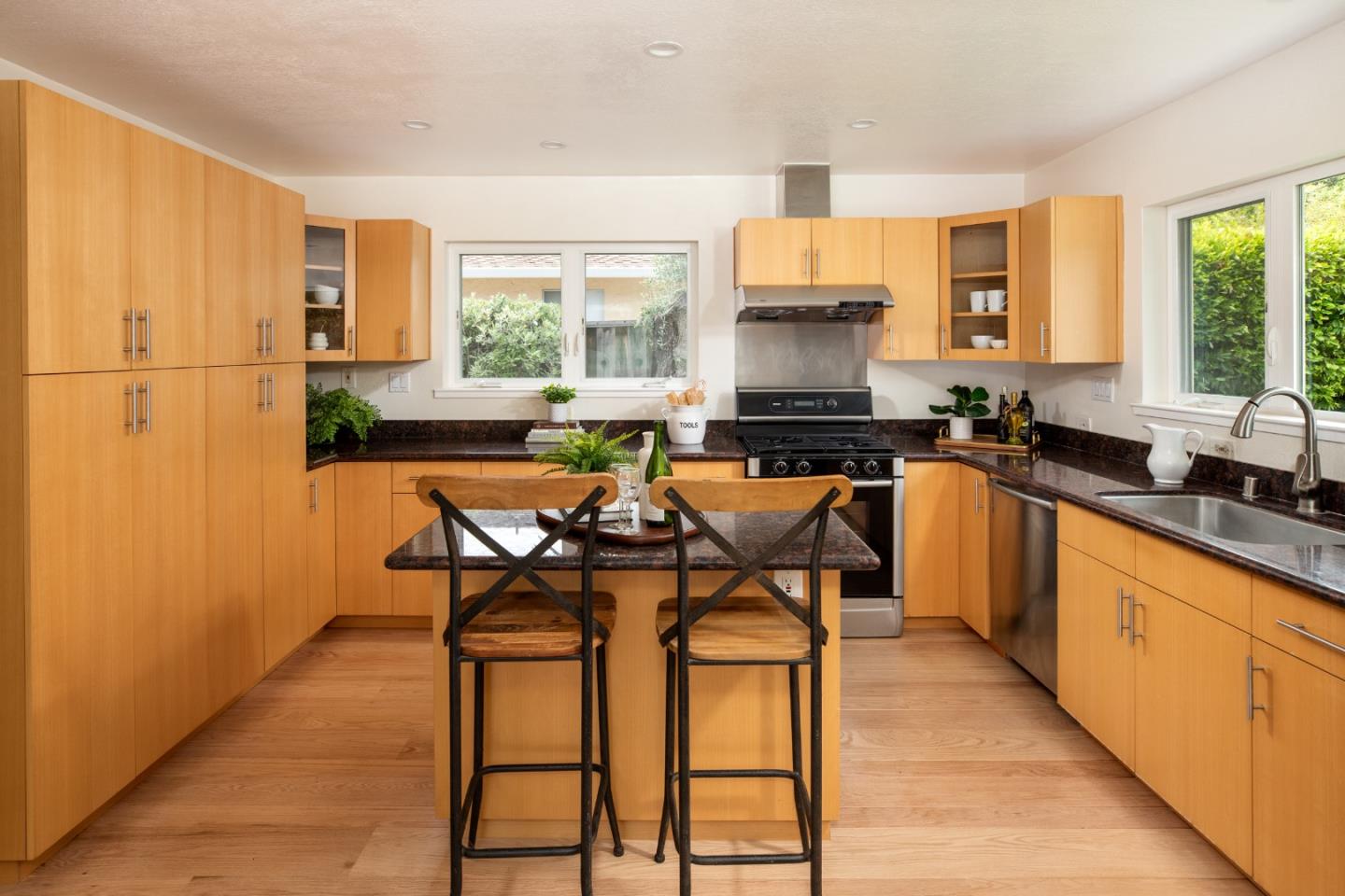 1964 Deodara DR