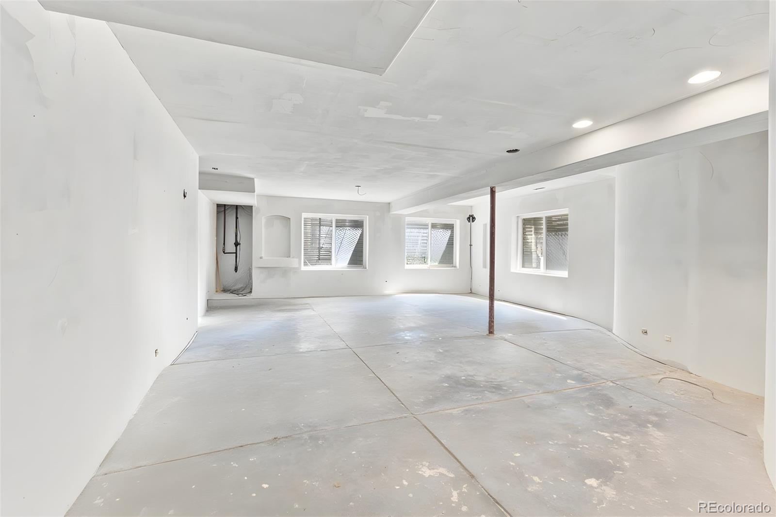 1821 S Ingalls Court