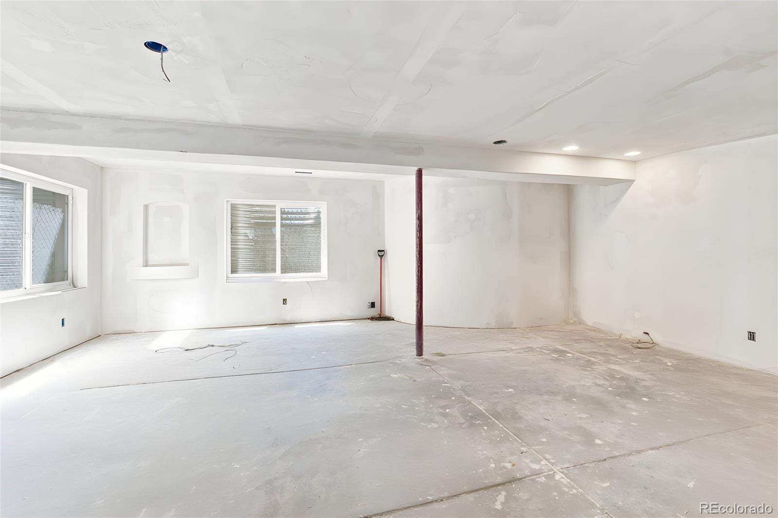 1821 S Ingalls Court