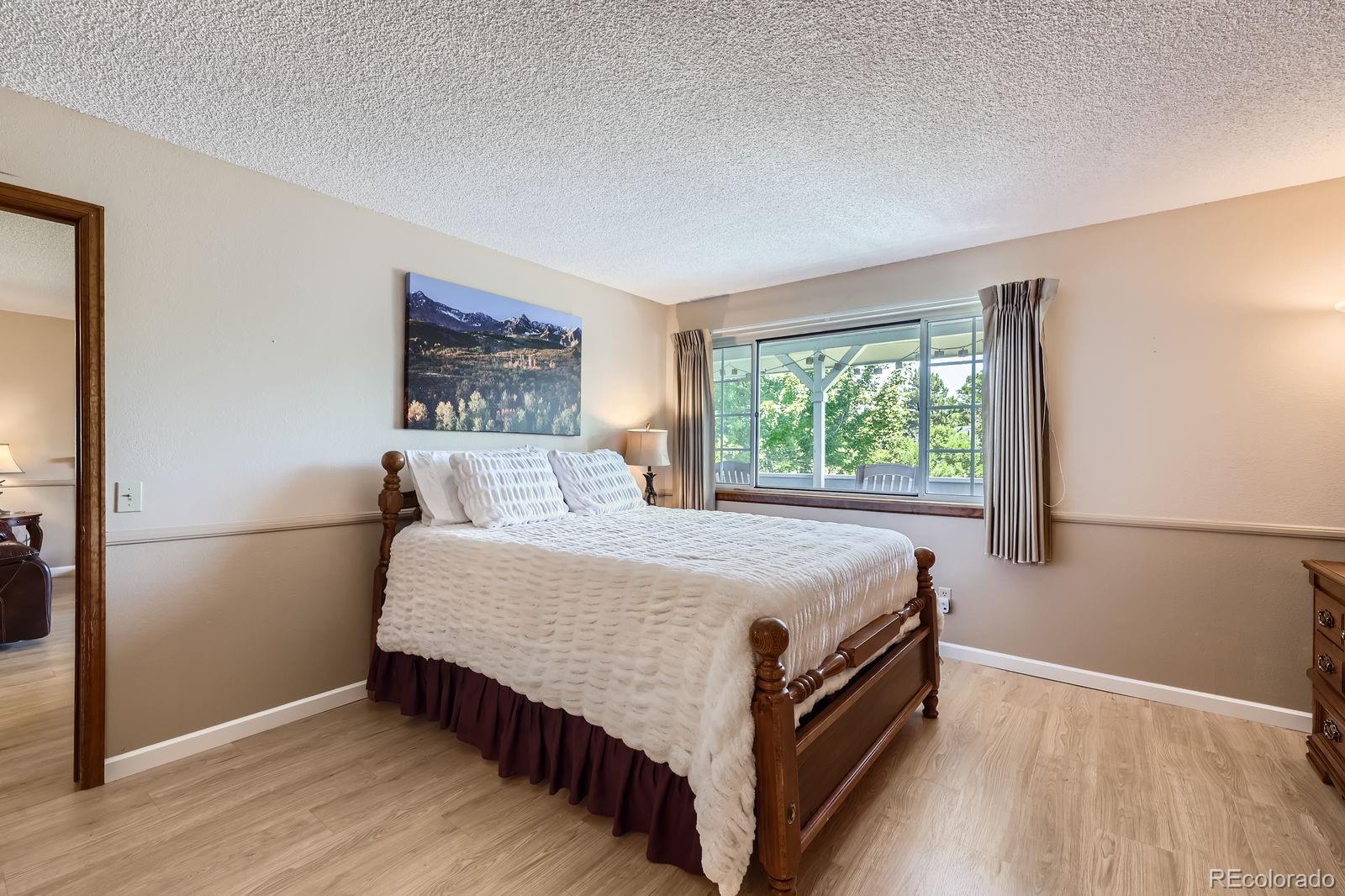10433 Red Mountain W