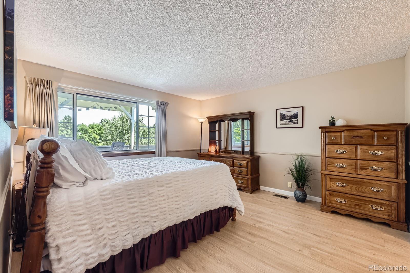 10433 Red Mountain W