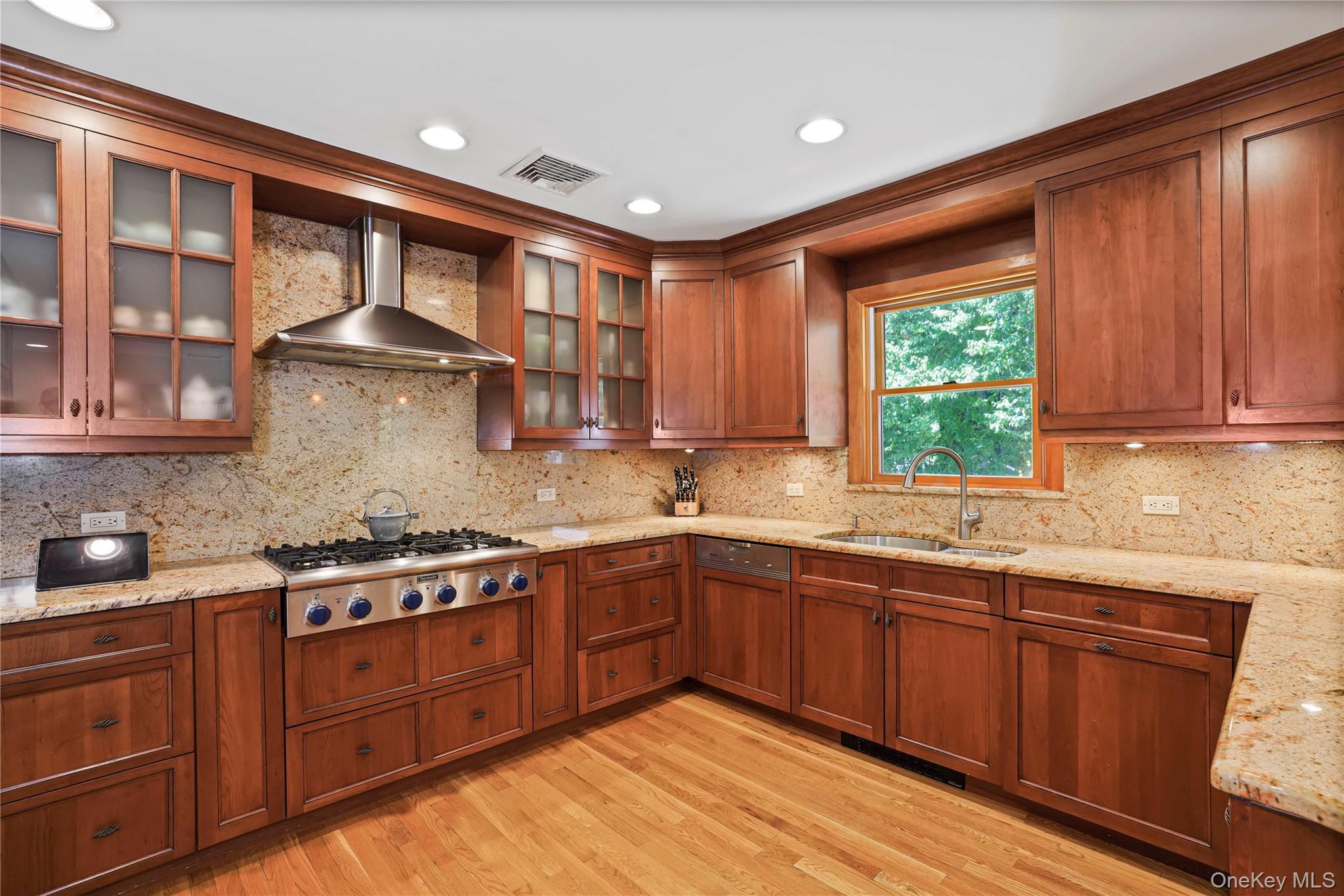 2 Rochambeau Drive