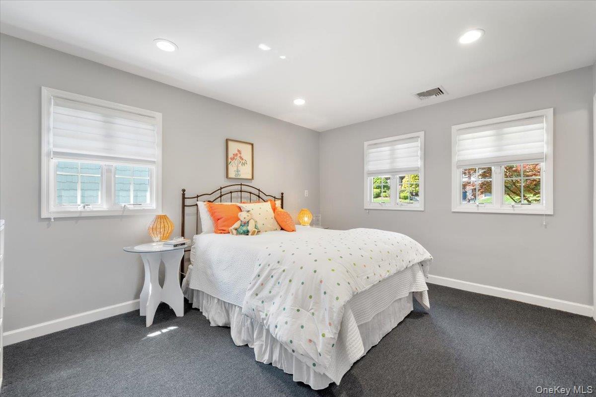 17 Hemlock Road