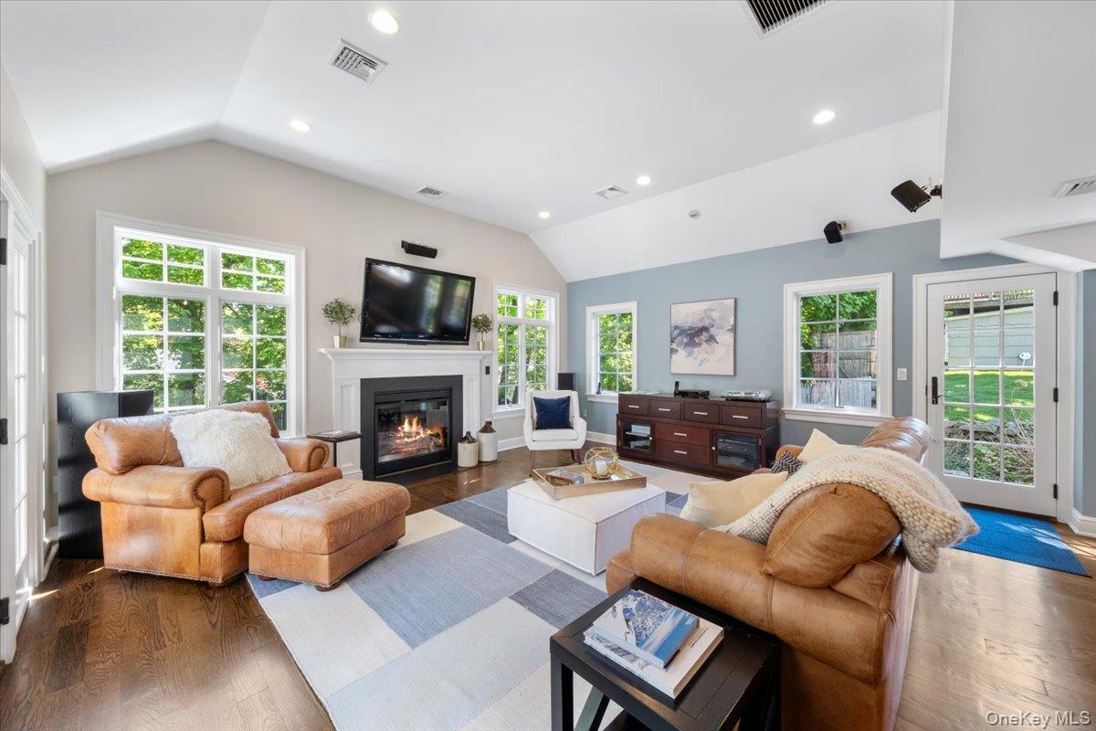 17 Hemlock Road