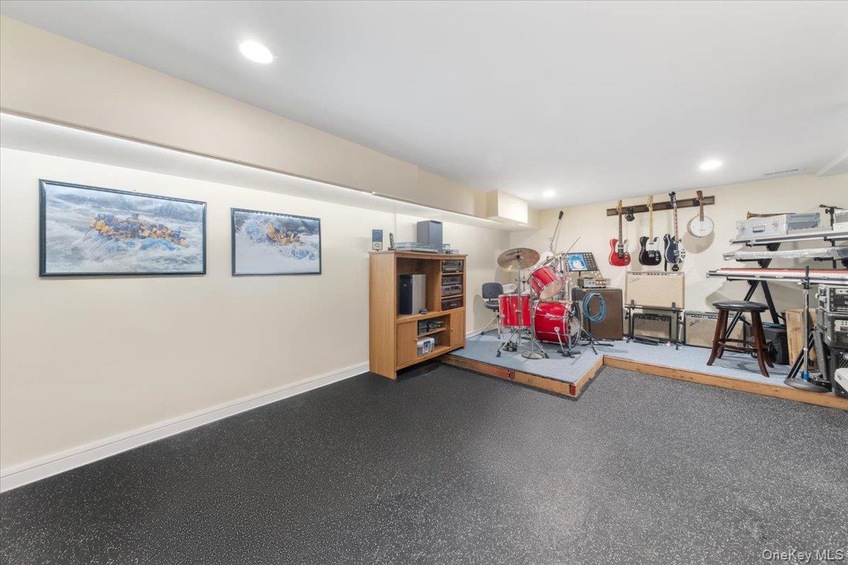 17 Hemlock Road