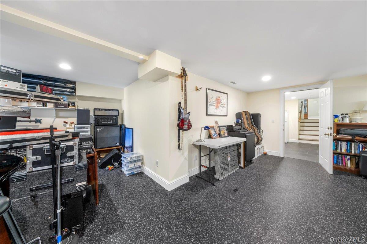 17 Hemlock Road