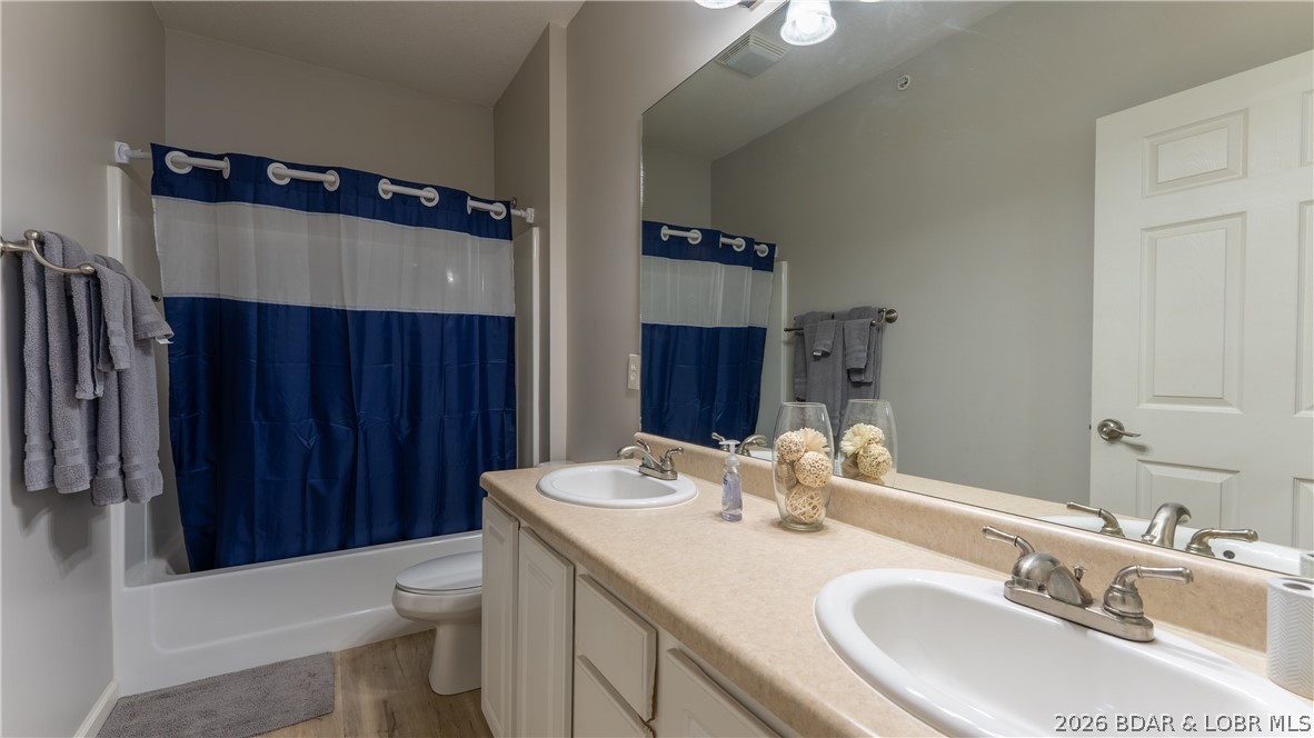 4935 Robins Circle 233