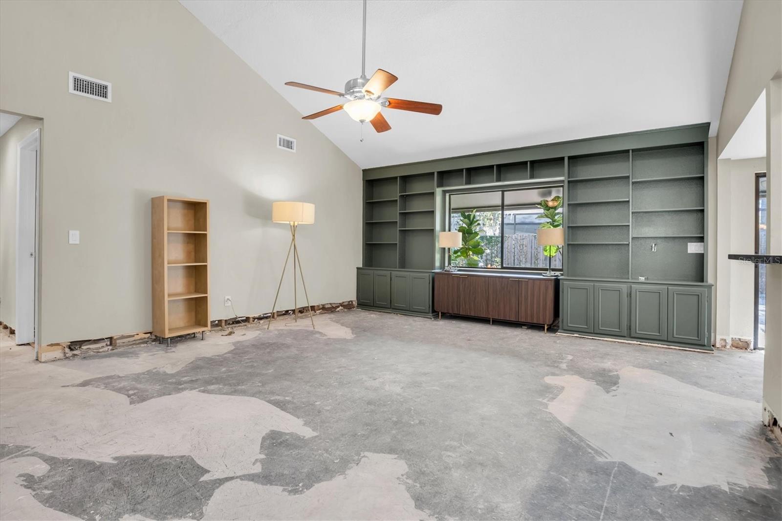 3412 REYNOLDSWOOD DR