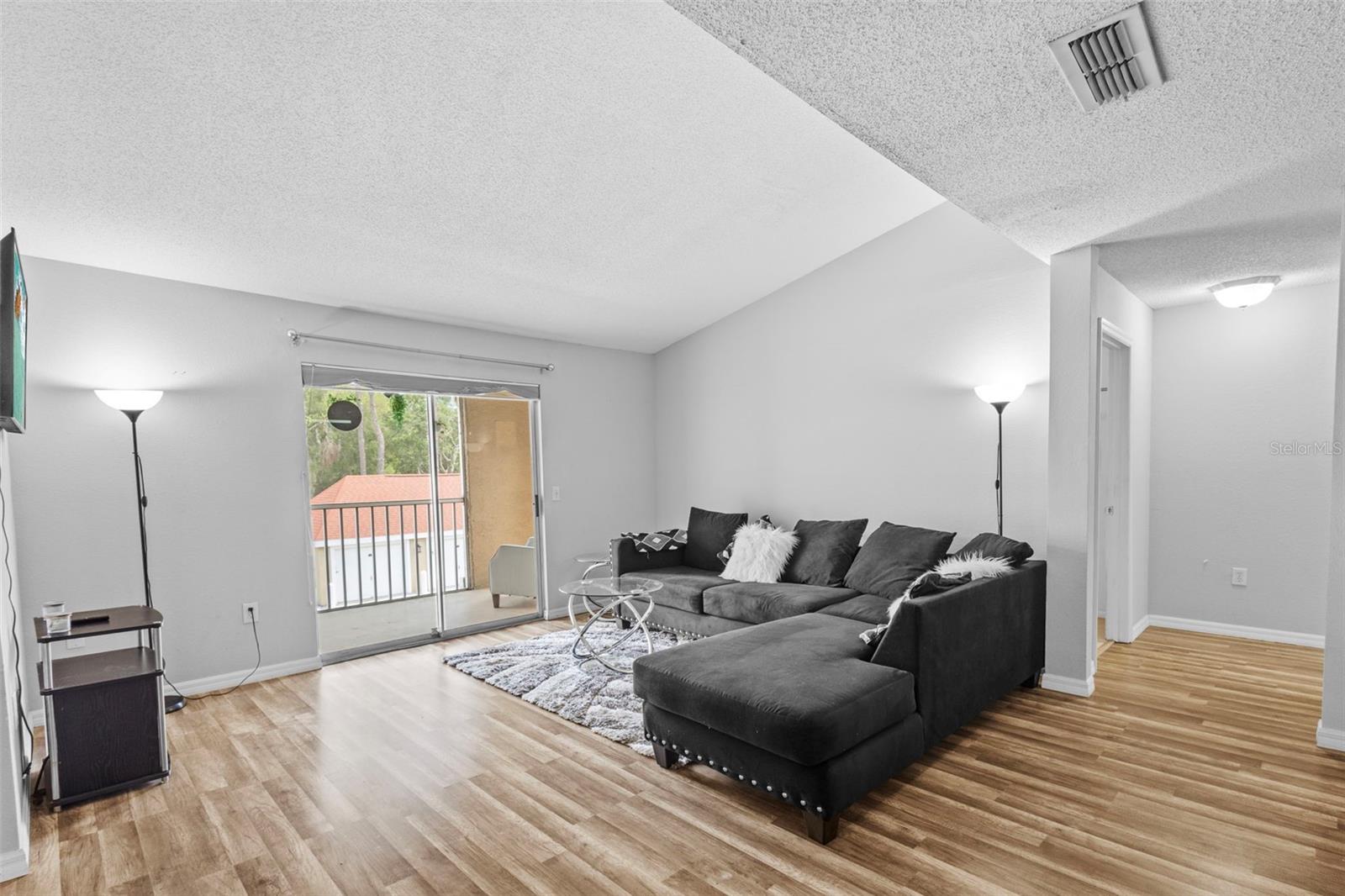 9481 HIGHLAND OAK DR #305