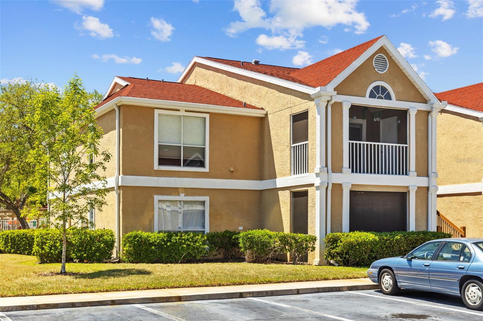9481 HIGHLAND OAK DR #305