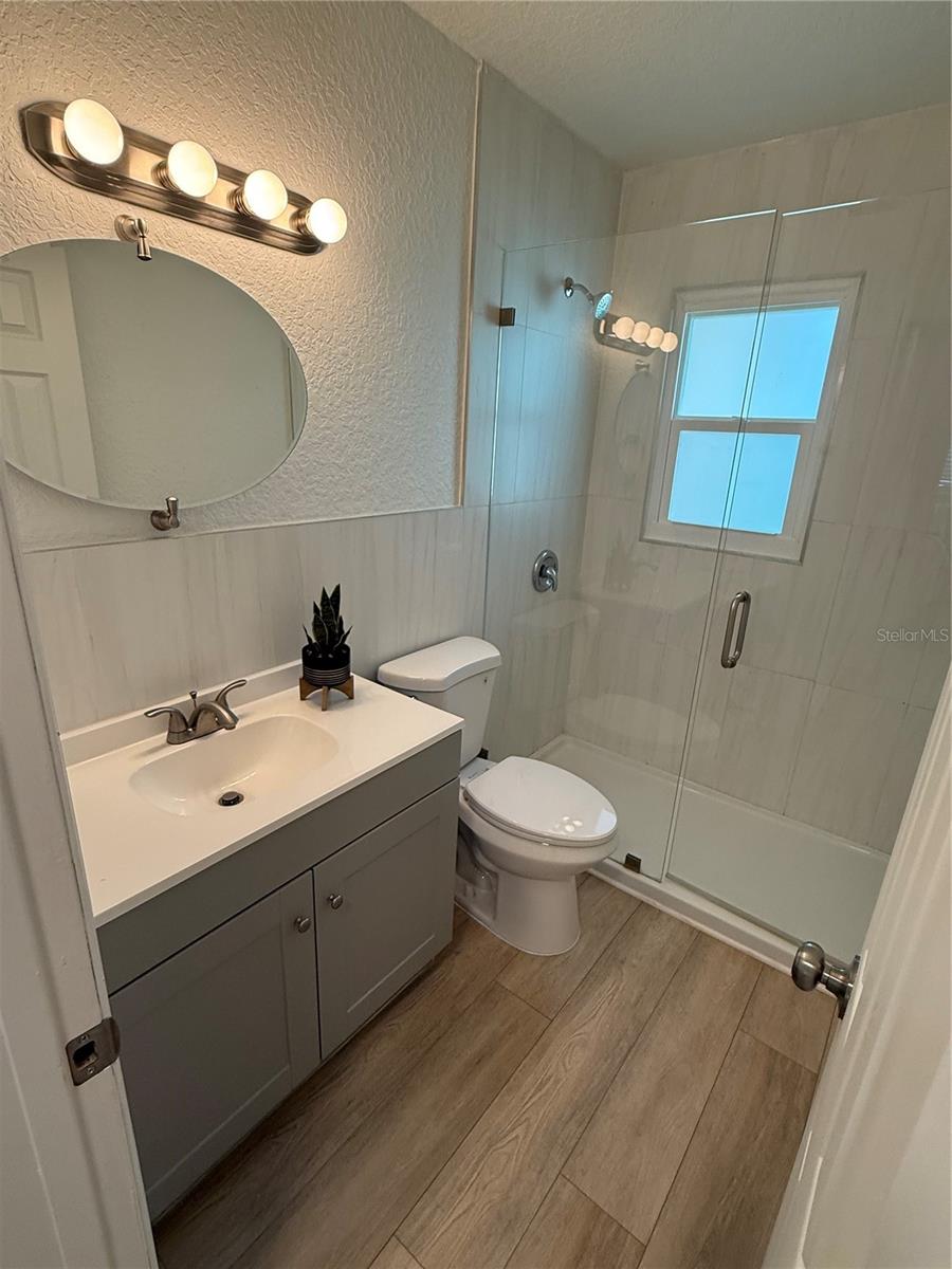1913 W SAINT CONRAD ST