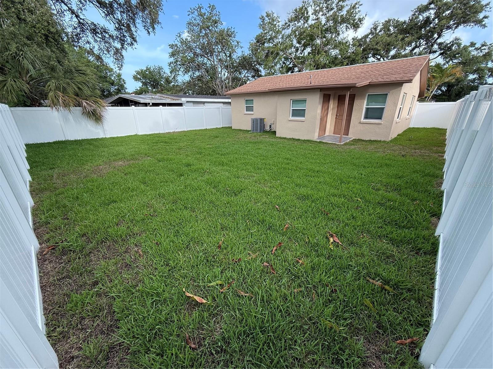 1913 W SAINT CONRAD ST