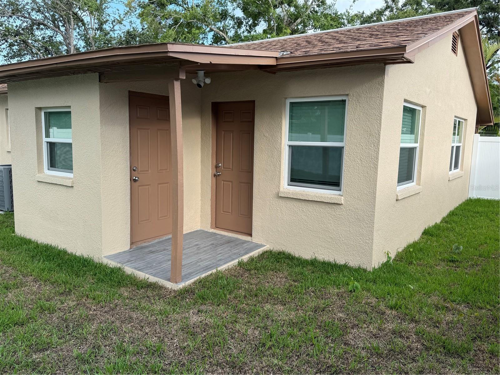 1913 W SAINT CONRAD ST
