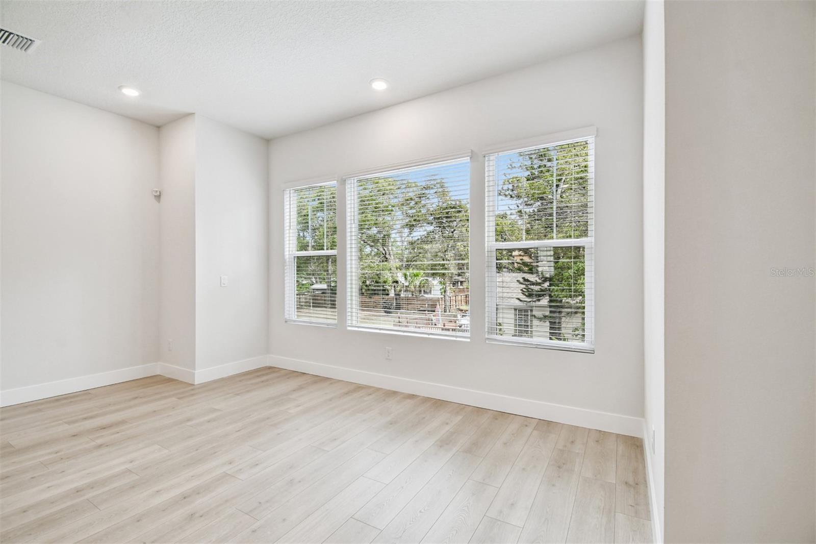 6605 N NEBRASKA AVE #14