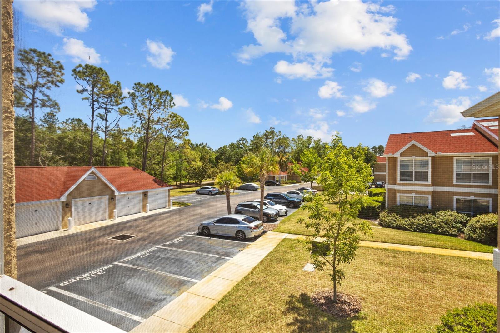 9481 HIGHLAND OAK DR #305