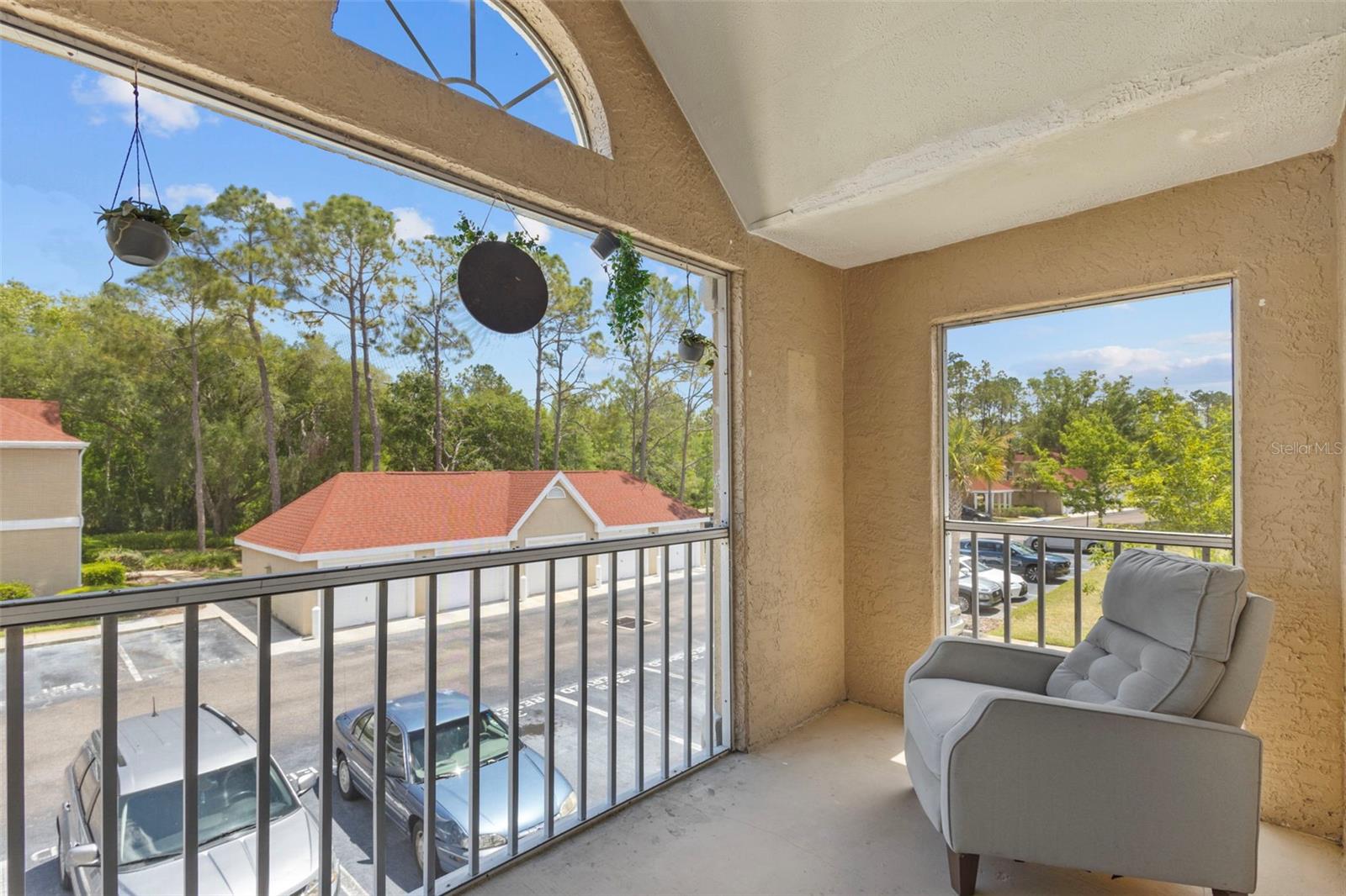 9481 HIGHLAND OAK DR #305