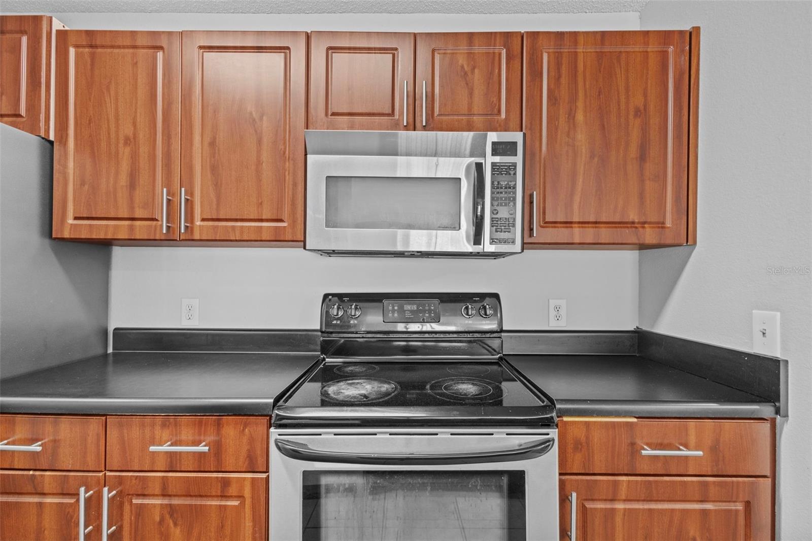 9481 HIGHLAND OAK DR #305