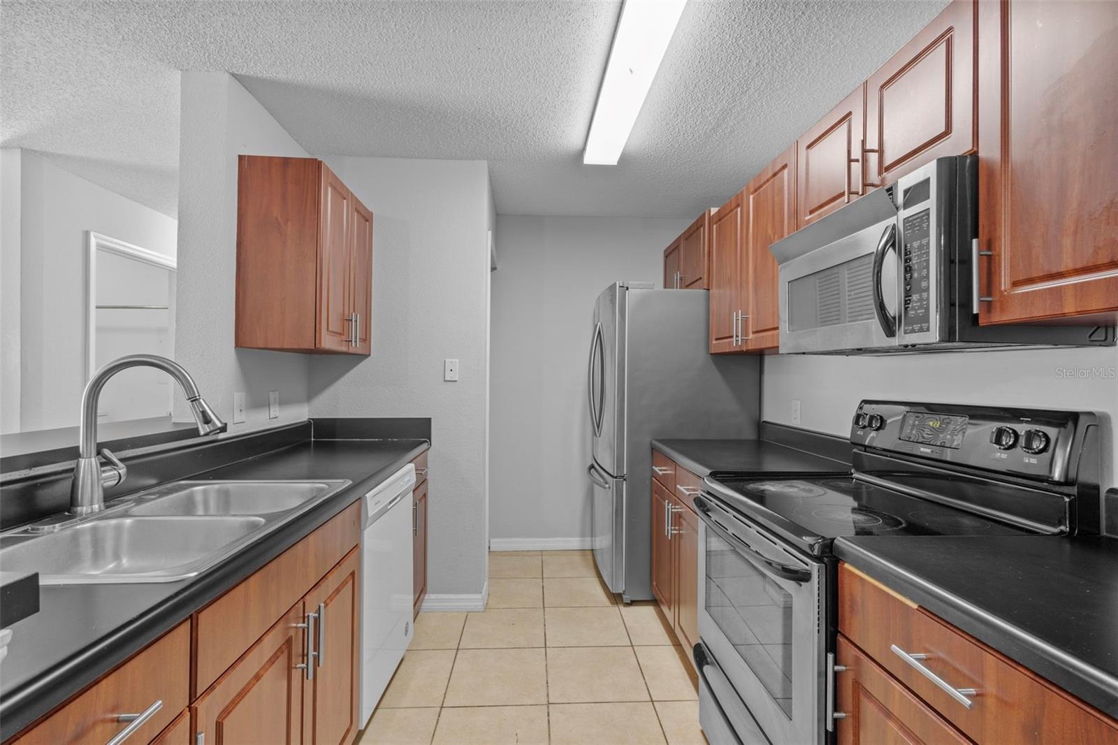 9481 HIGHLAND OAK DR #305