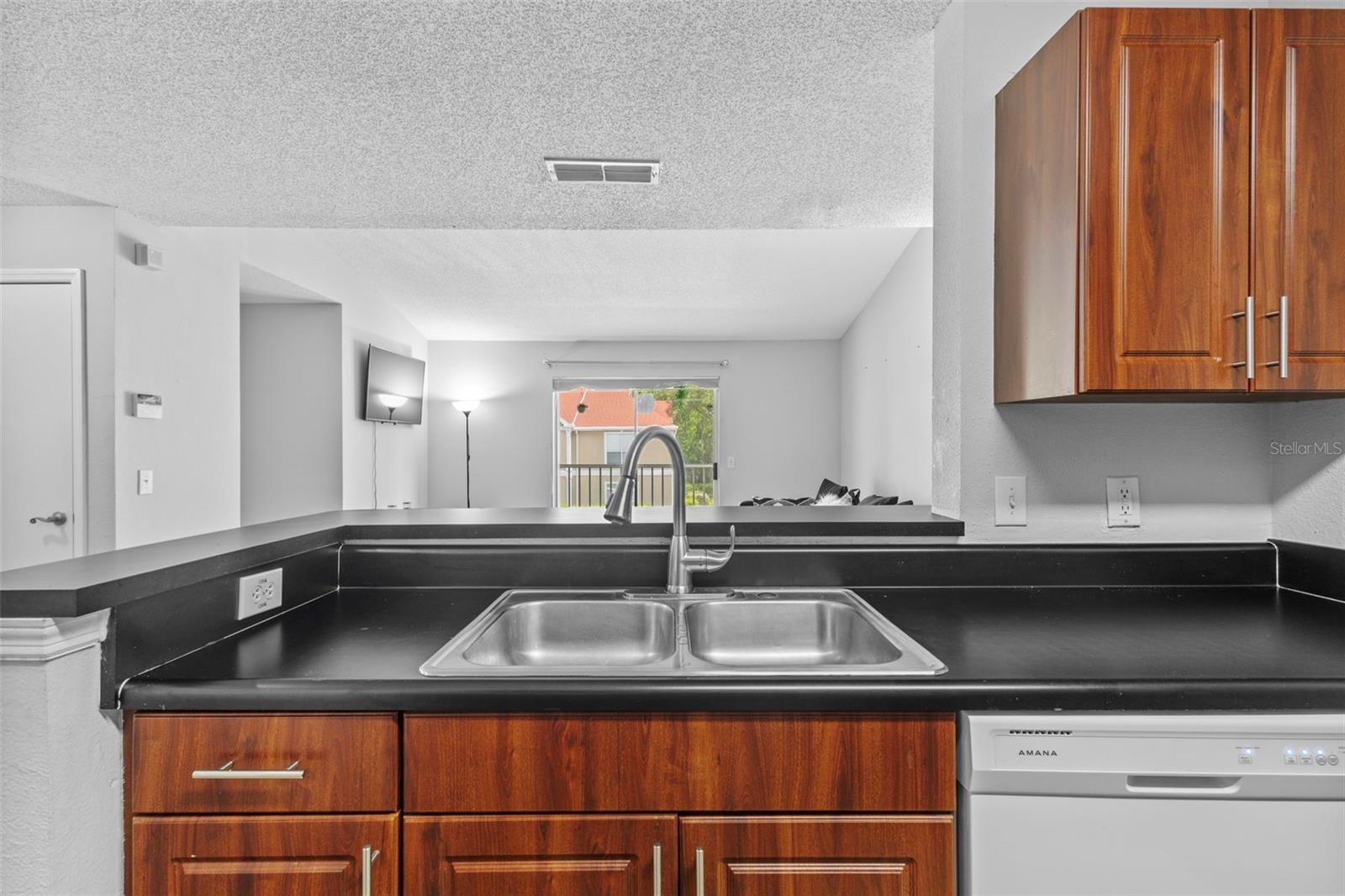 9481 HIGHLAND OAK DR #305