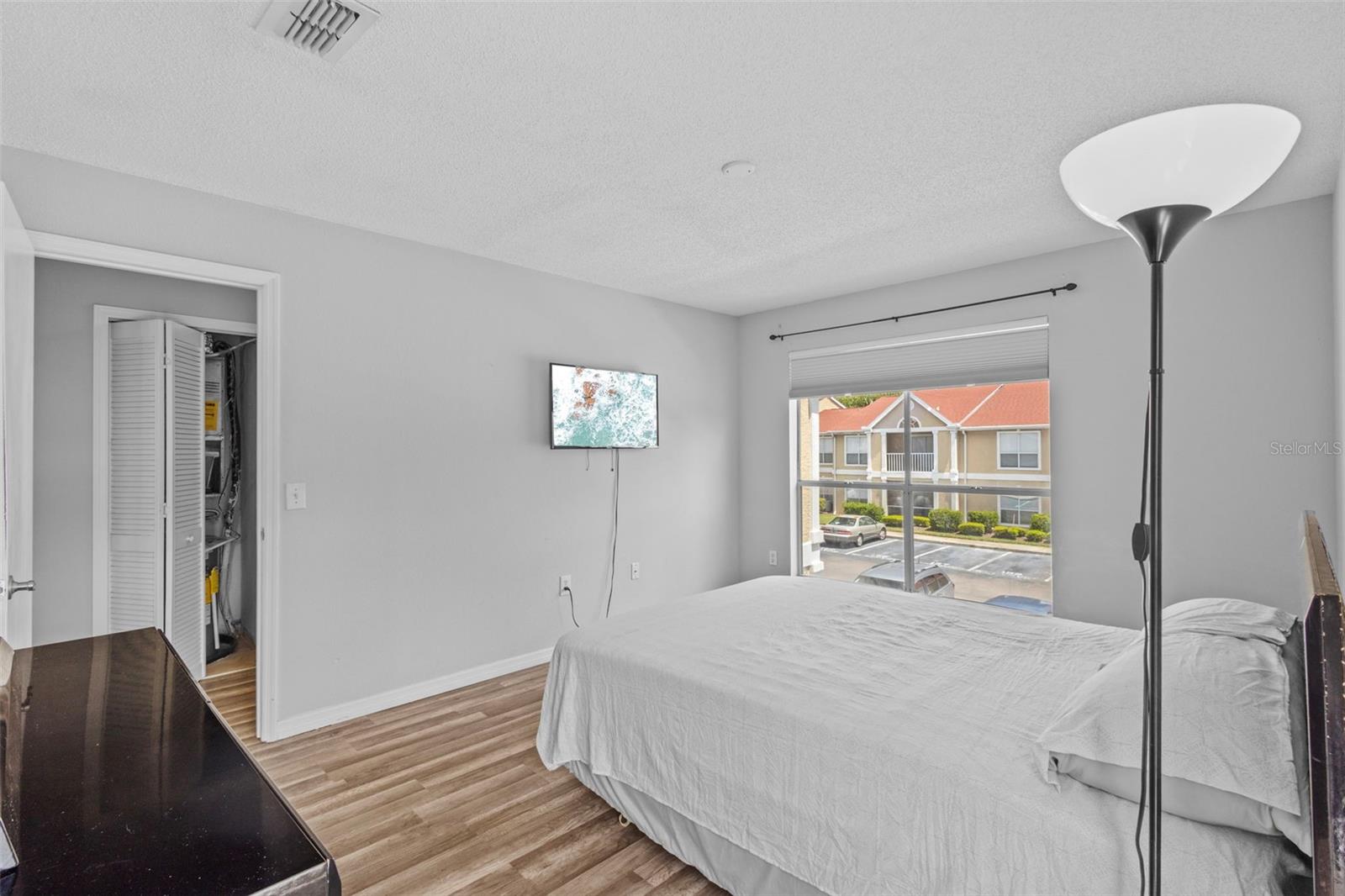 9481 HIGHLAND OAK DR #305