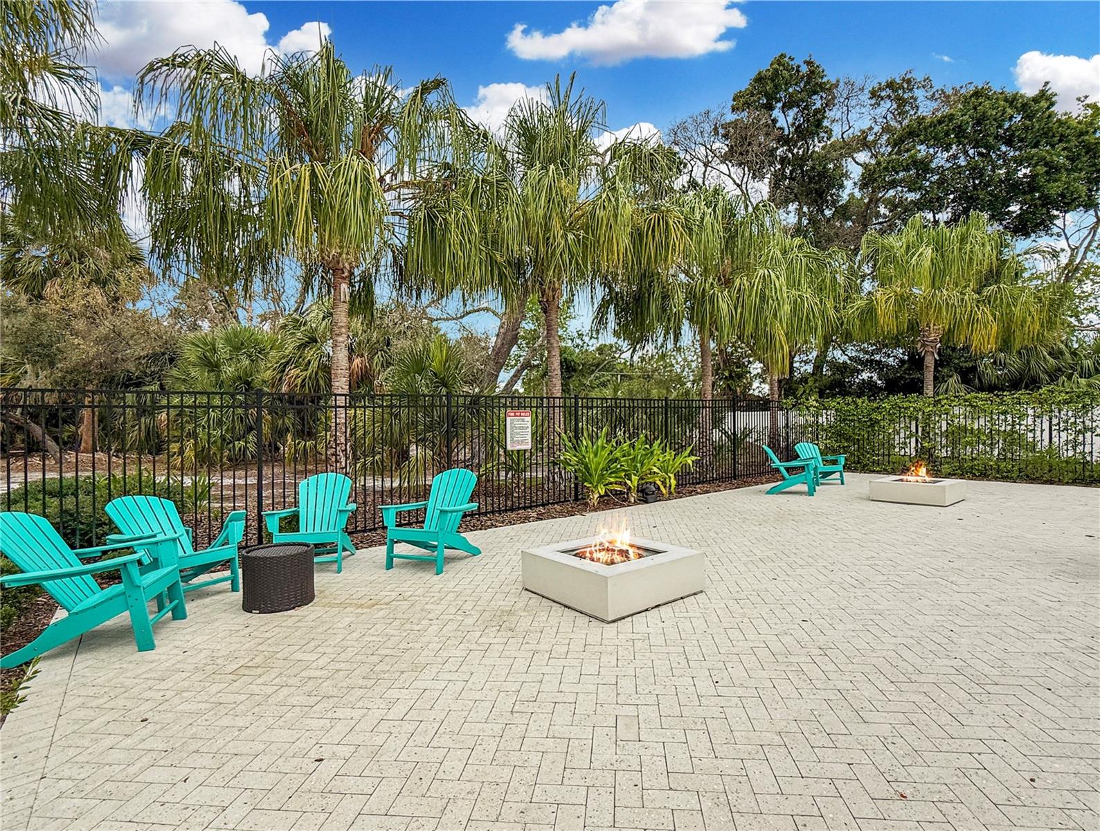 7115 FOREST MERE DR