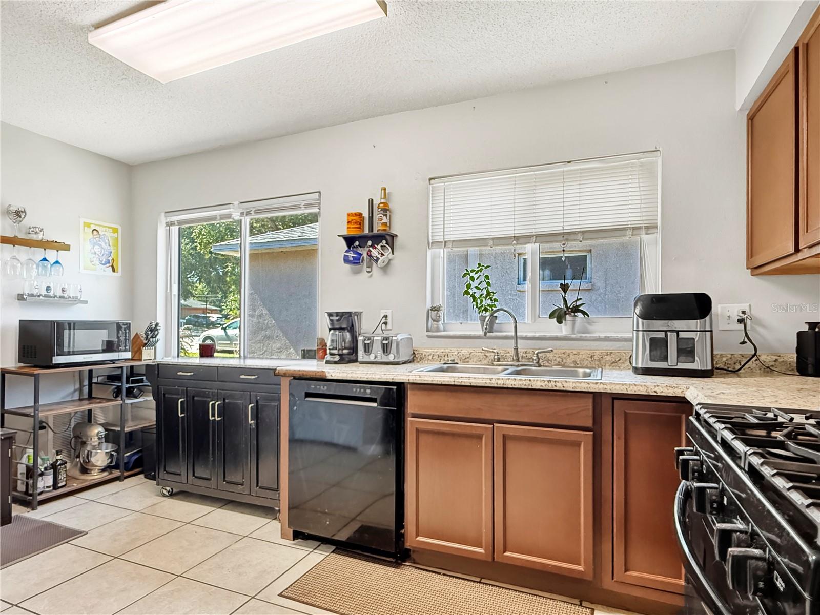 3012 SUMMER HOUSE DR