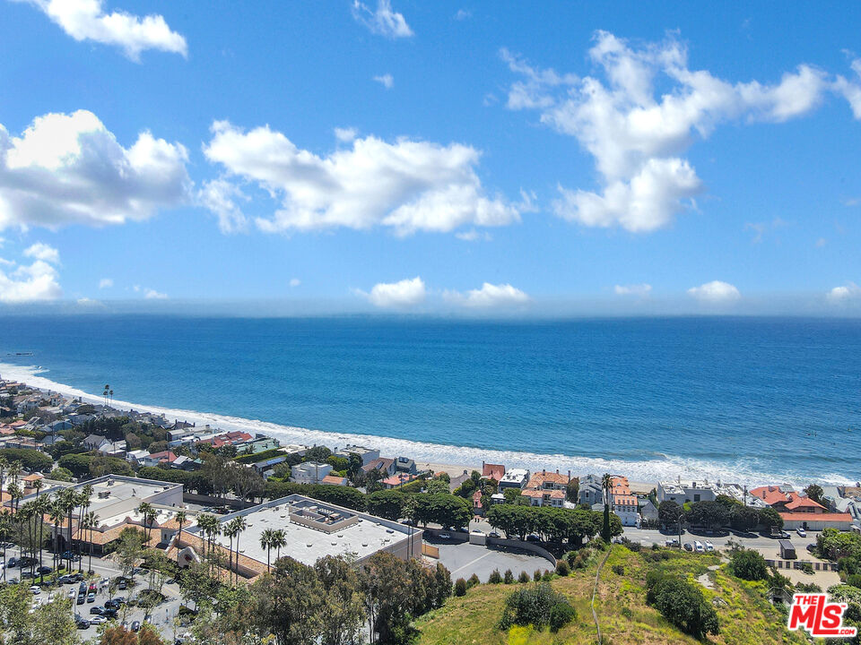 23922 De Ville Way Unit: B