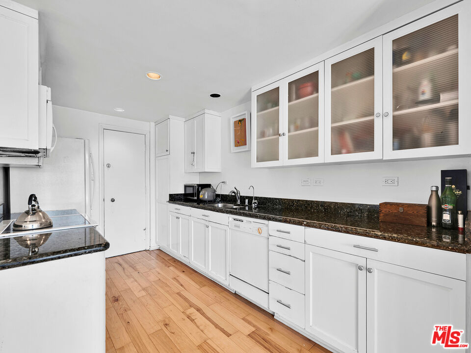 23922 De Ville Way Unit: B