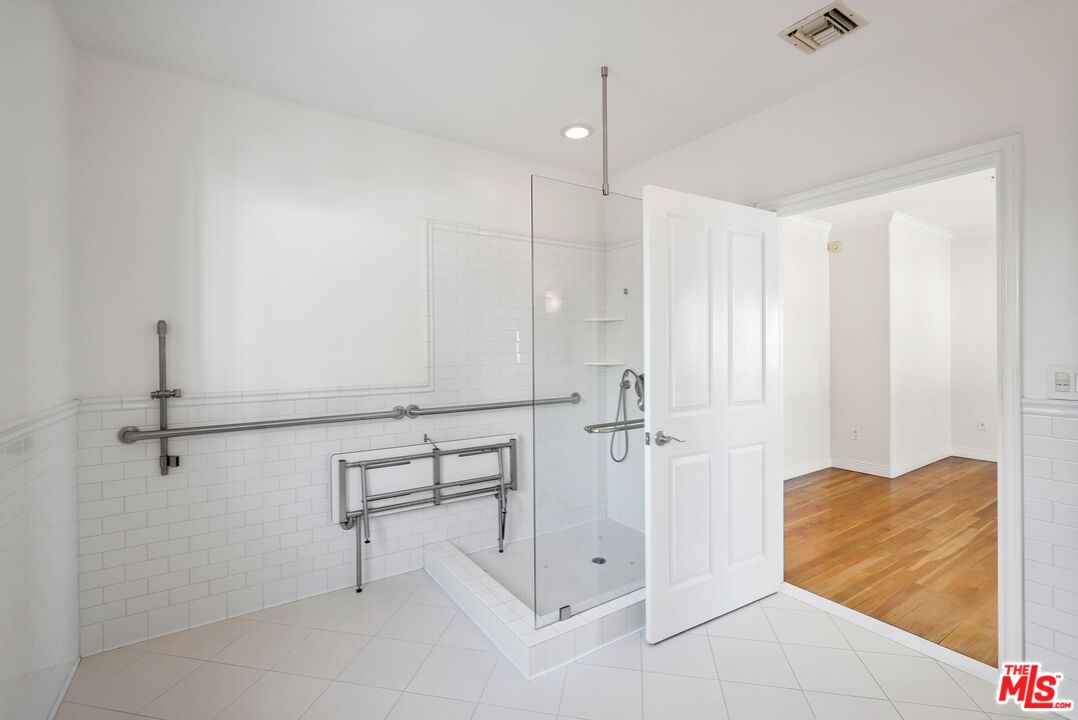 11848 Goshen Ave Unit: 402