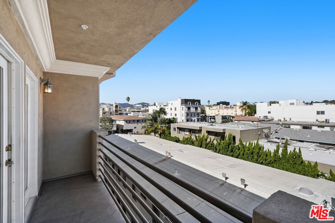11848 Goshen Ave Unit: 402