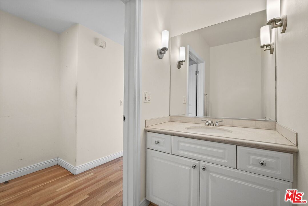 11848 Goshen Ave Unit: 402