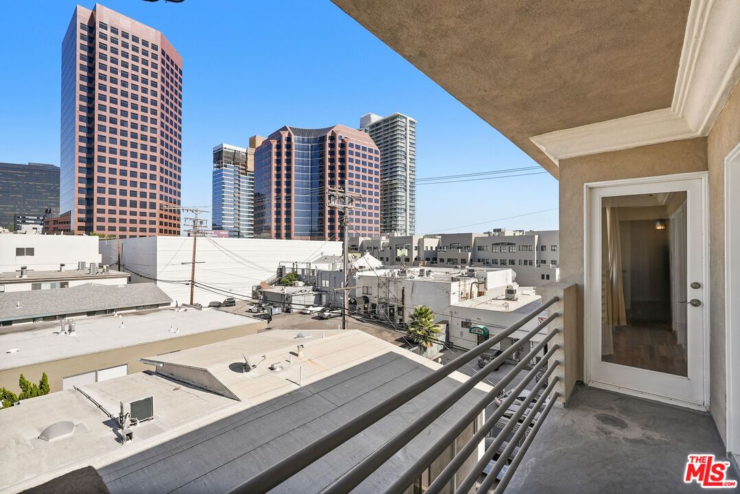 11848 Goshen Ave Unit: 402