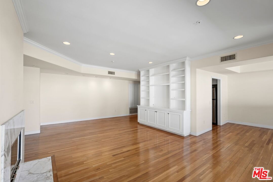 11848 Goshen Ave Unit: 402