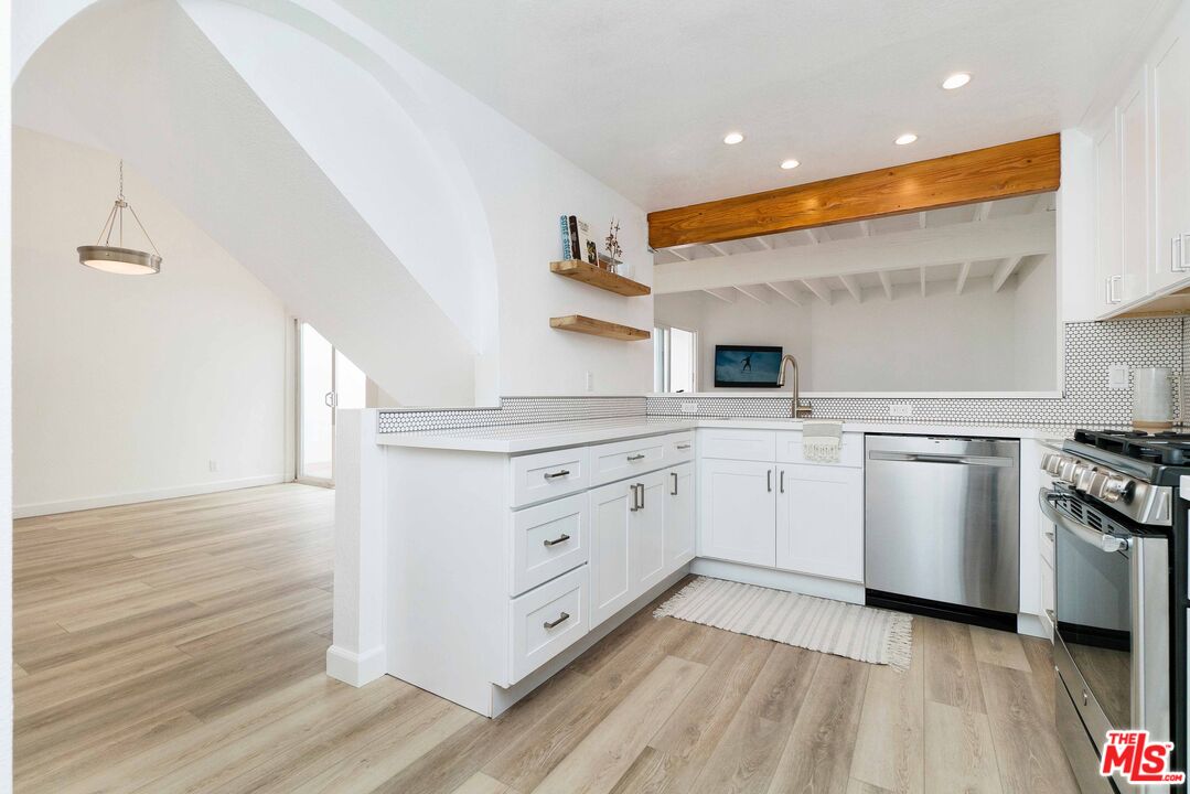 29221 Heathercliff Rd Unit: 4