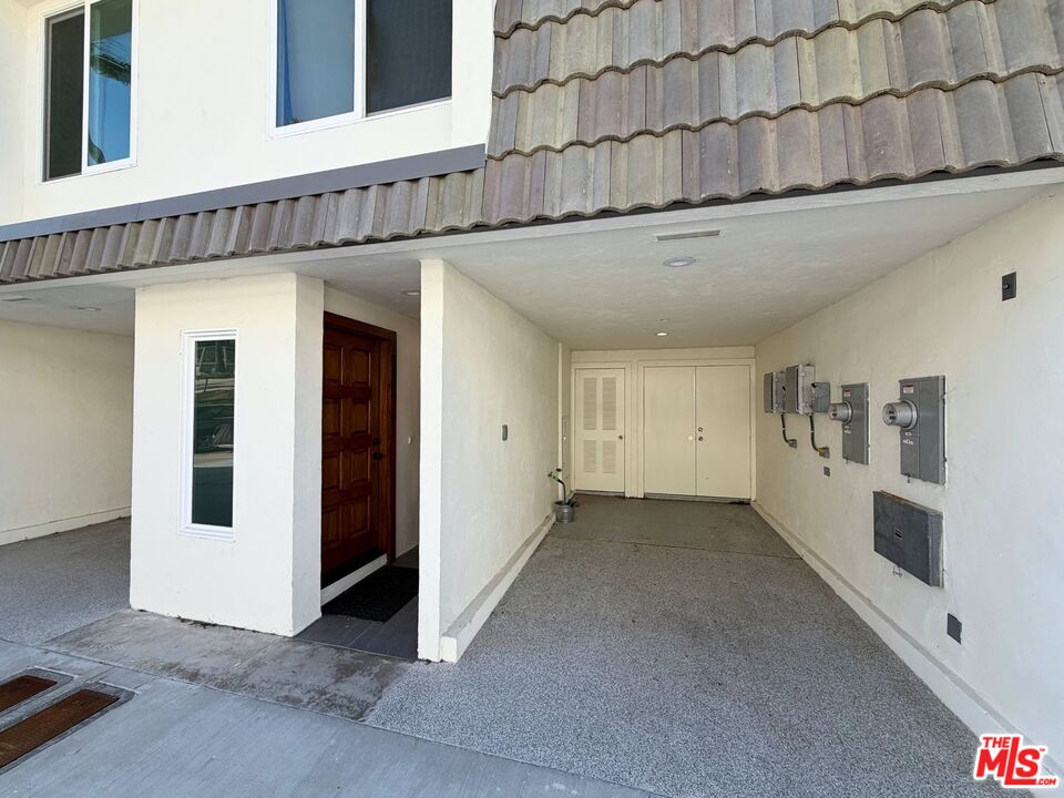 11862 Ebbtide Ln Unit: Upper