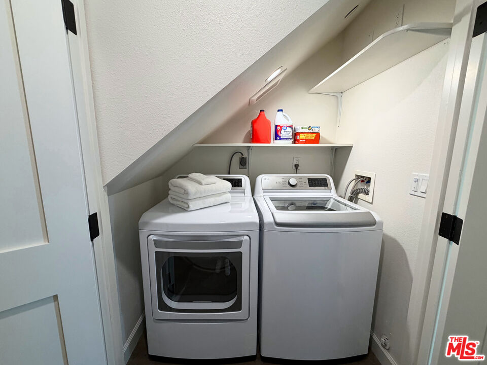 11862 Ebbtide Ln Unit: Upper