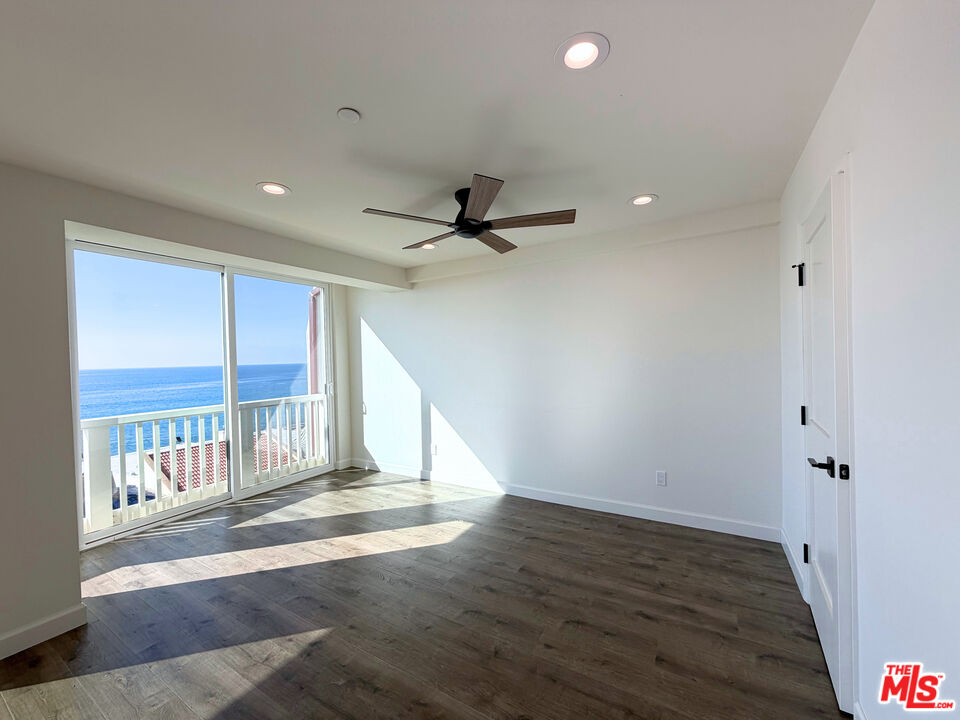 11862 Ebbtide Ln Unit: Upper