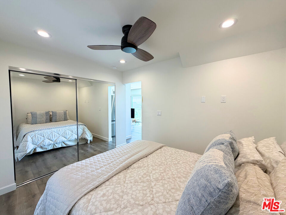 11862 Ebbtide Ln Unit: Lower