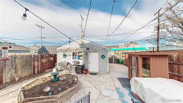 3533 N Marion Street