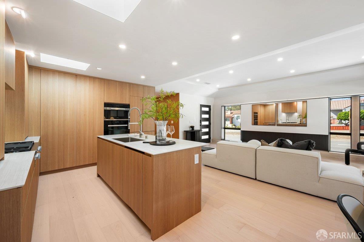 1101 Sloat Boulevard