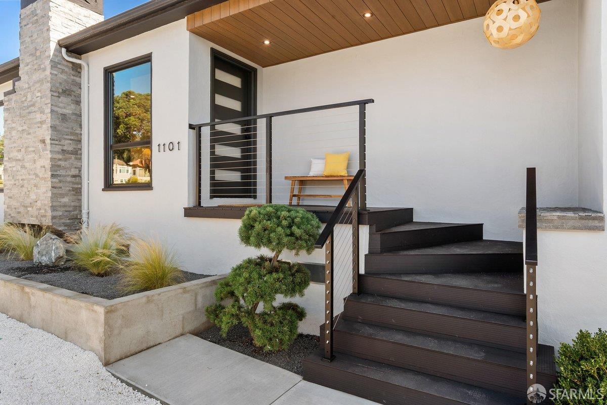 1101 Sloat Boulevard