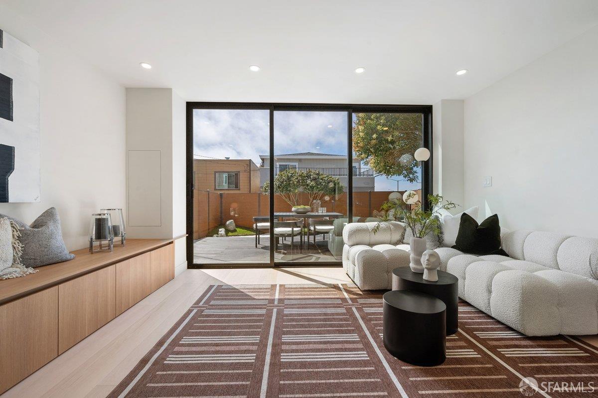 1101 Sloat Boulevard