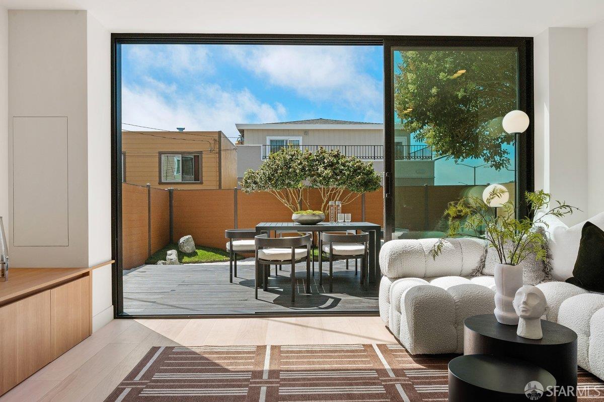1101 Sloat Boulevard