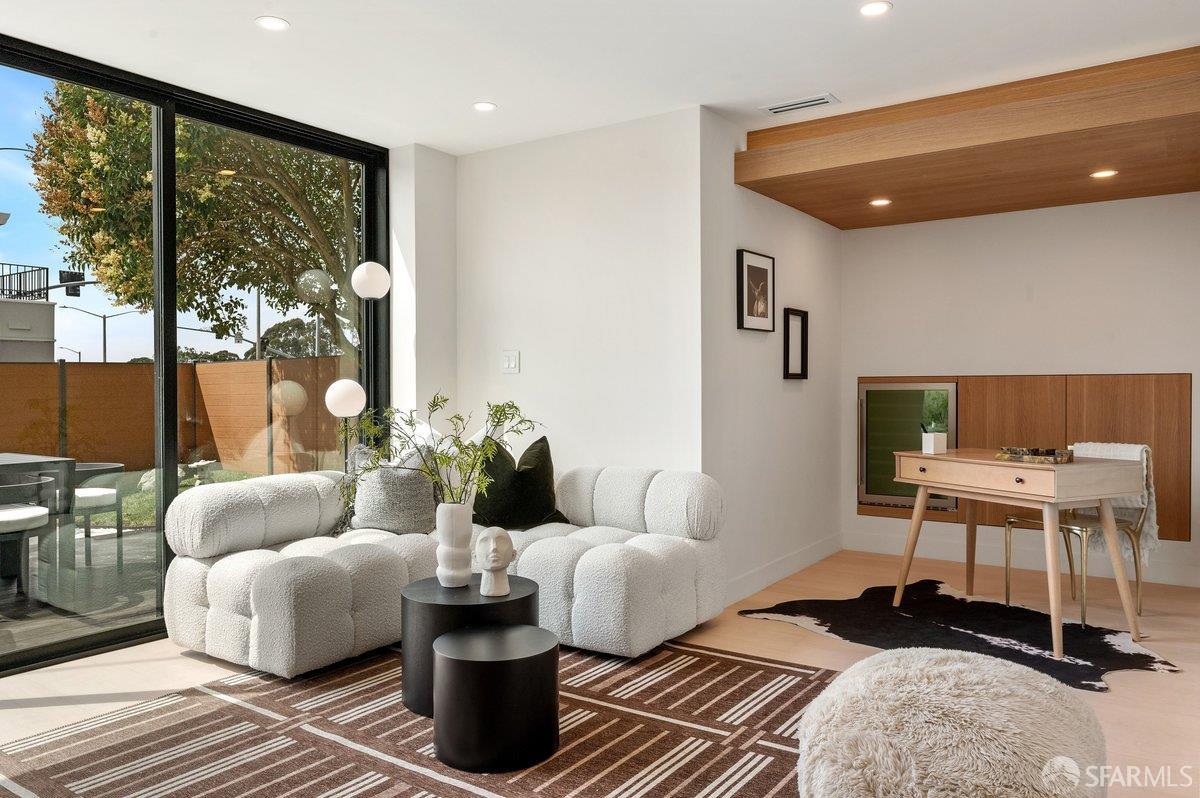 1101 Sloat Boulevard